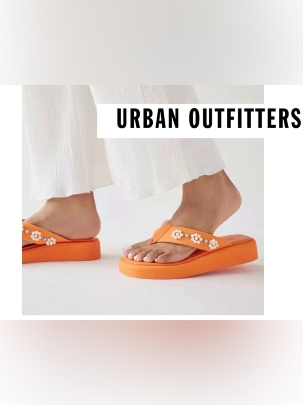 Urban Outfitters Orange Beaded Daisy Flip Flop Sandals🌸🧡